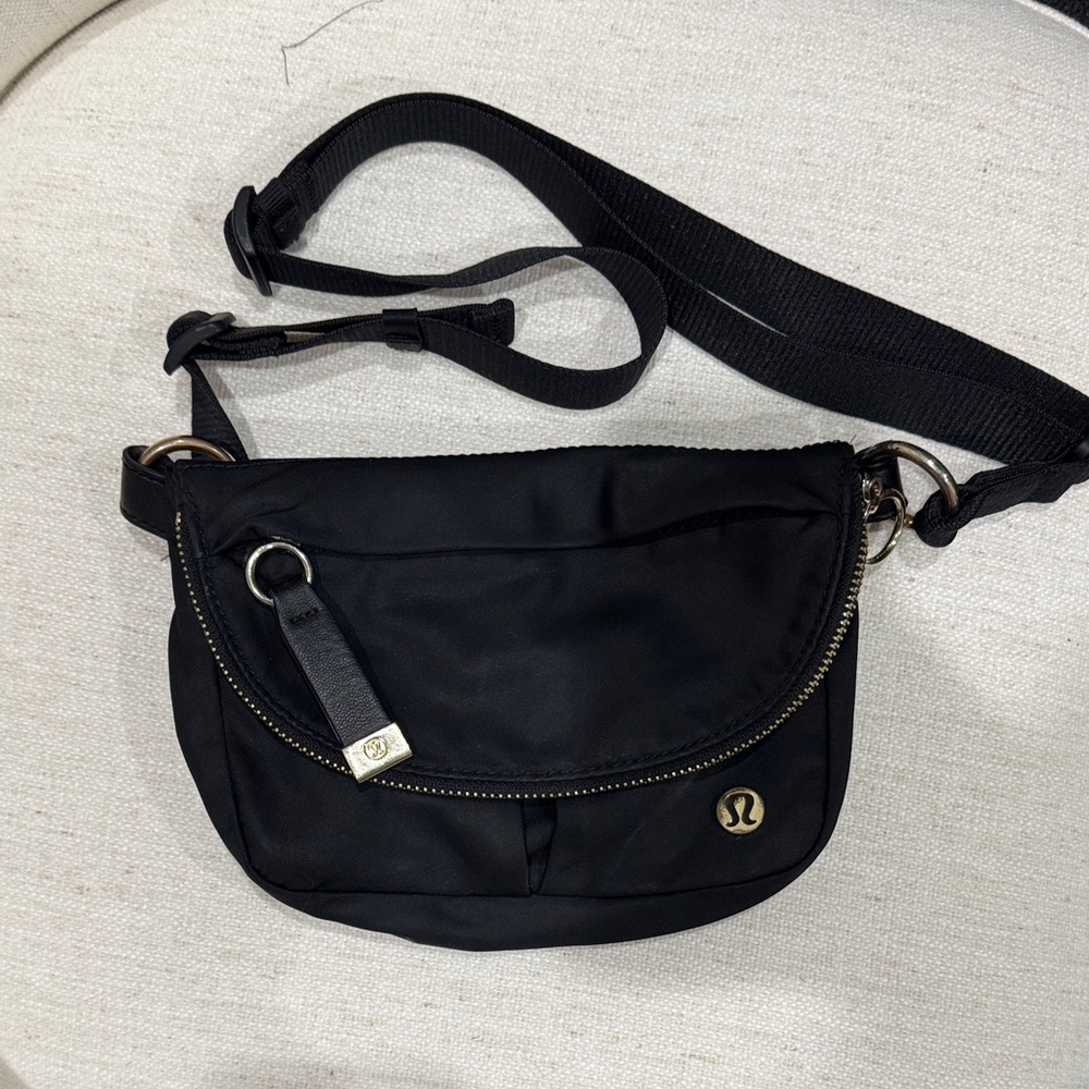 lululemon athletica Black Crossbody Sling Bag with Gold Hardware